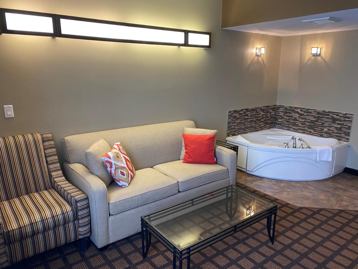 Microtel Inn & Suites By Wyndham - Timmins Esterno foto