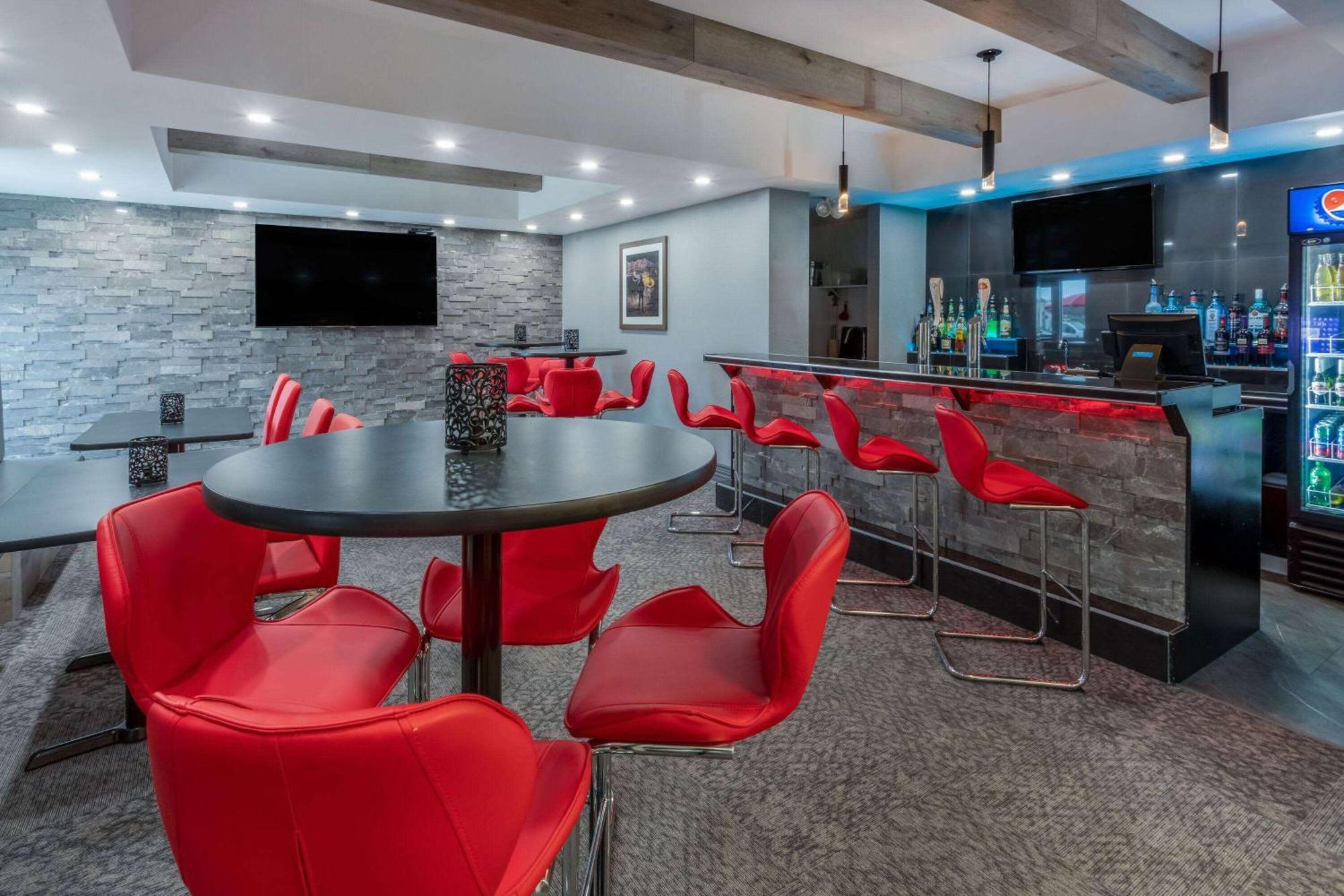 Microtel Inn & Suites By Wyndham - Timmins Esterno foto