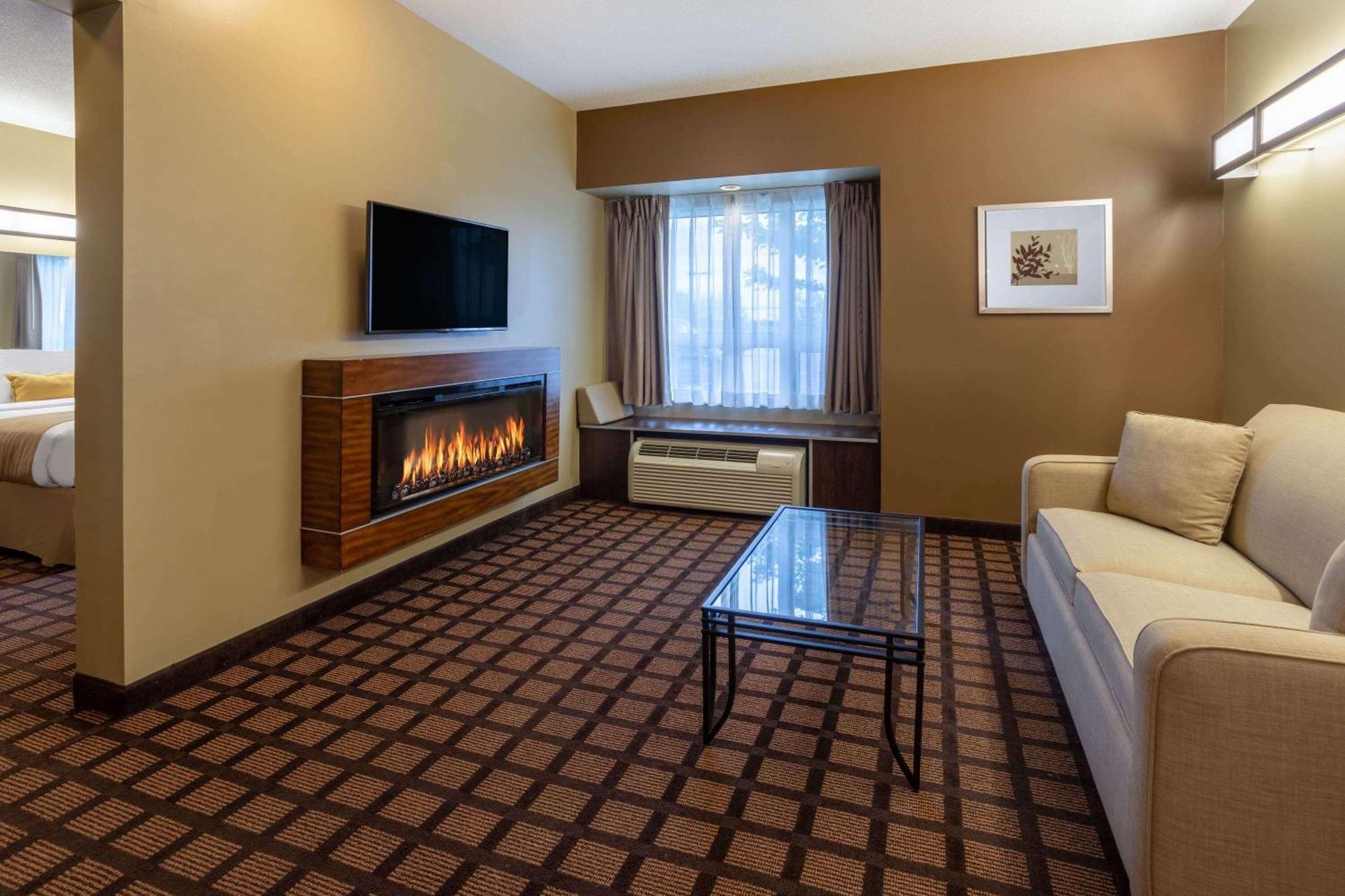 Microtel Inn & Suites By Wyndham - Timmins Esterno foto