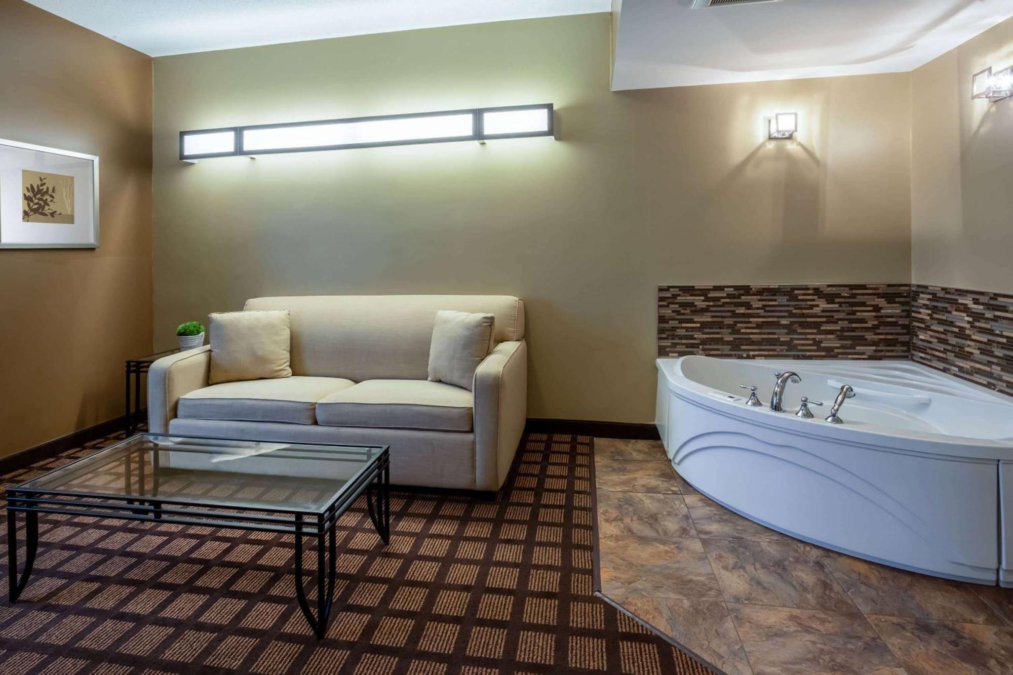 Microtel Inn & Suites By Wyndham - Timmins Esterno foto