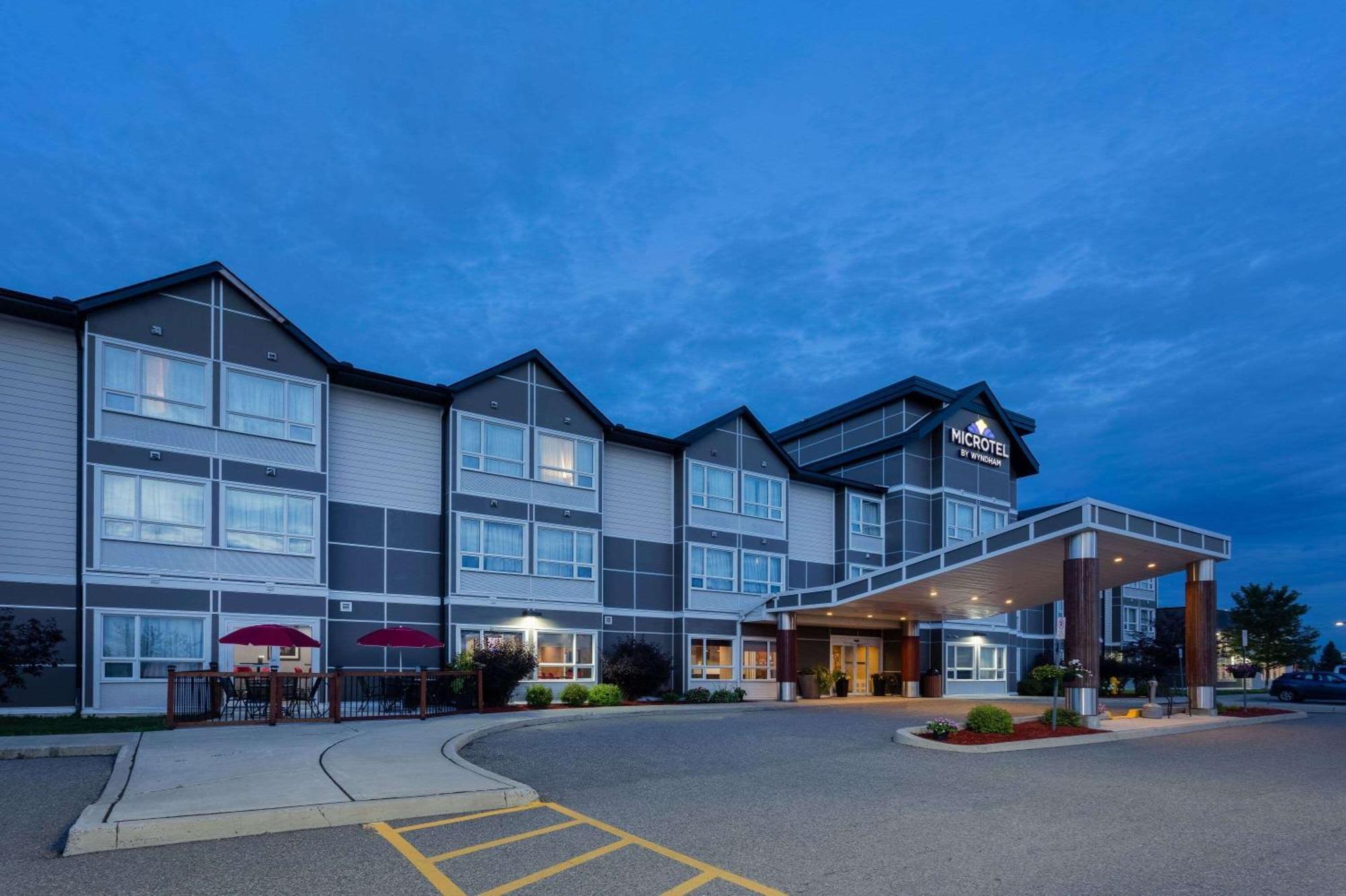 Microtel Inn & Suites By Wyndham - Timmins Esterno foto